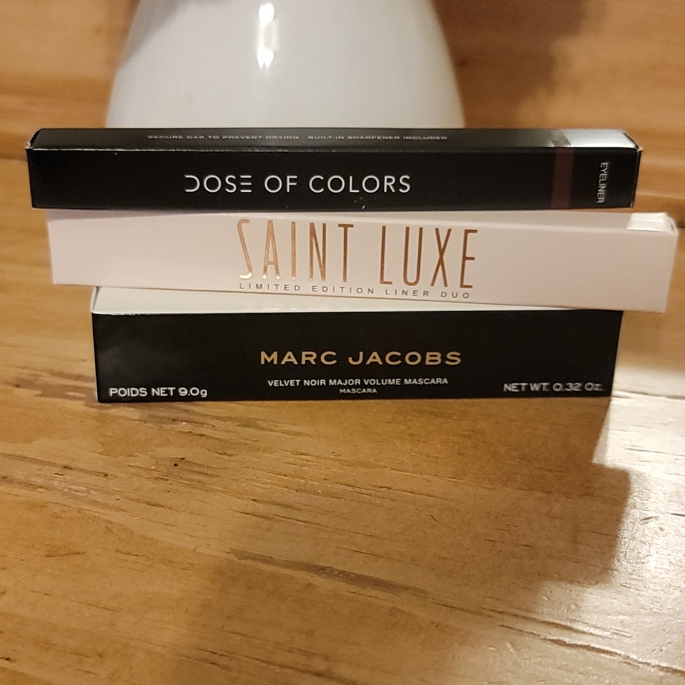 Eyeliner and mascara set